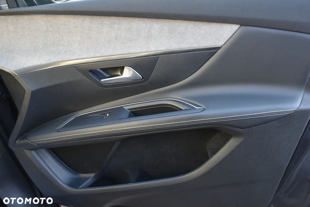 Peugeot 3008 1.6 PureTech HYbrid4 GT S&S EAT8 - 25