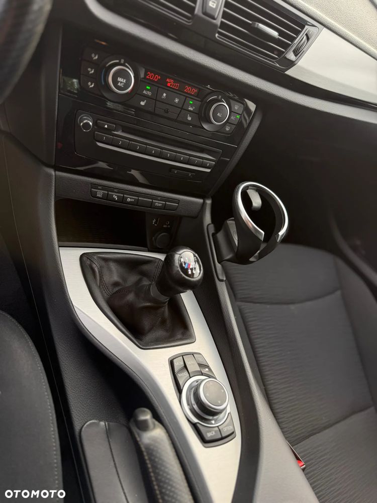 BMW X1 sDrive18d Sport Line - 10