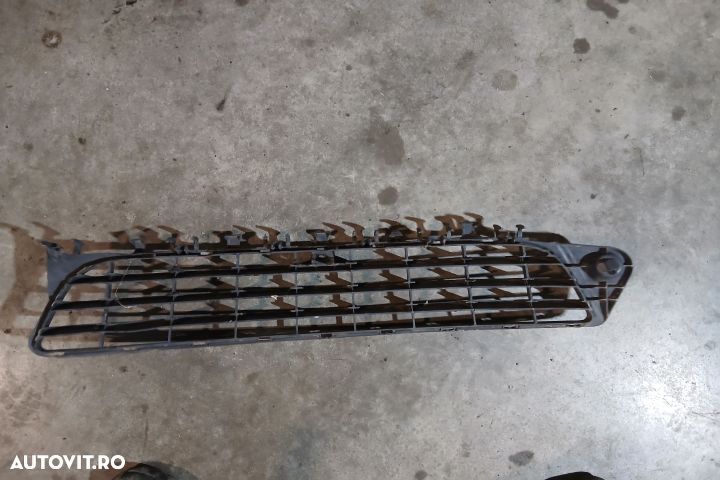 Grila bara fata centru 13100588 13100588 Opel Vectra C [2002 - 2005] - 2
