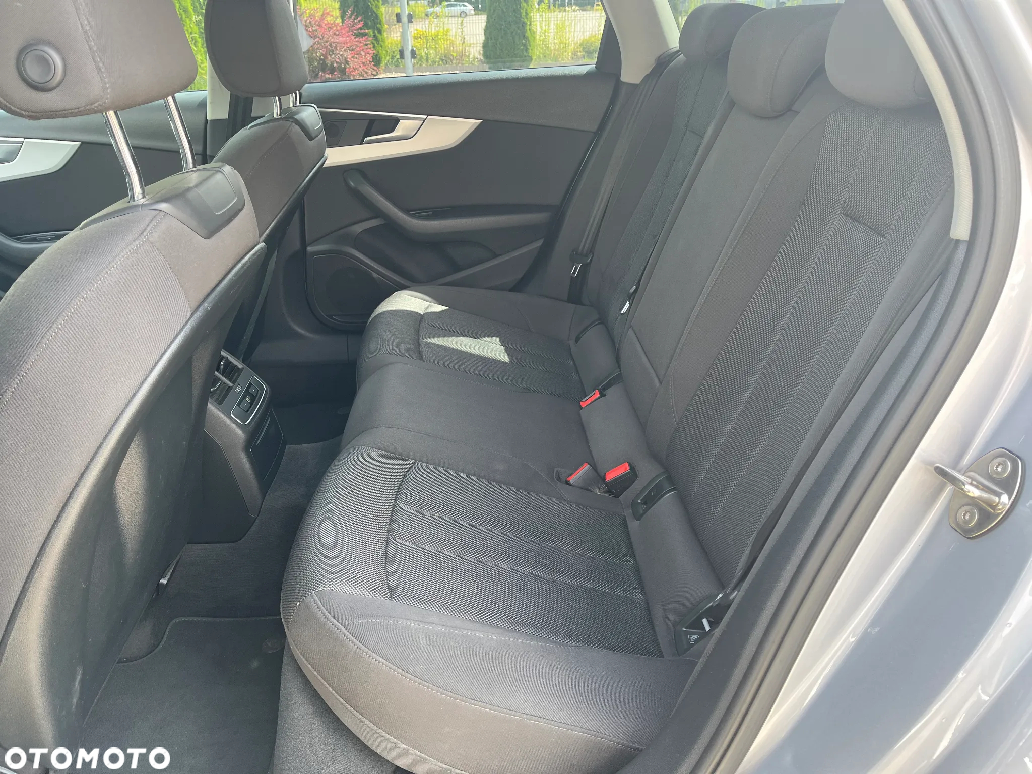 Audi A4 2.0 TDI Design - 12