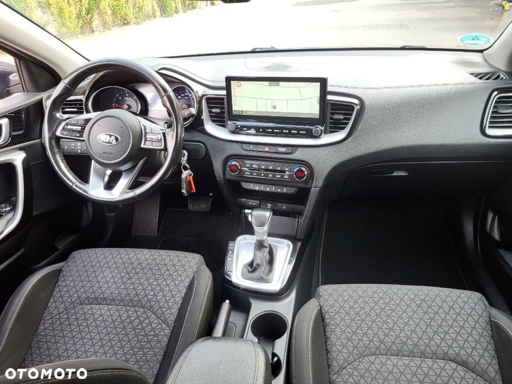 Kia Ceed - 8