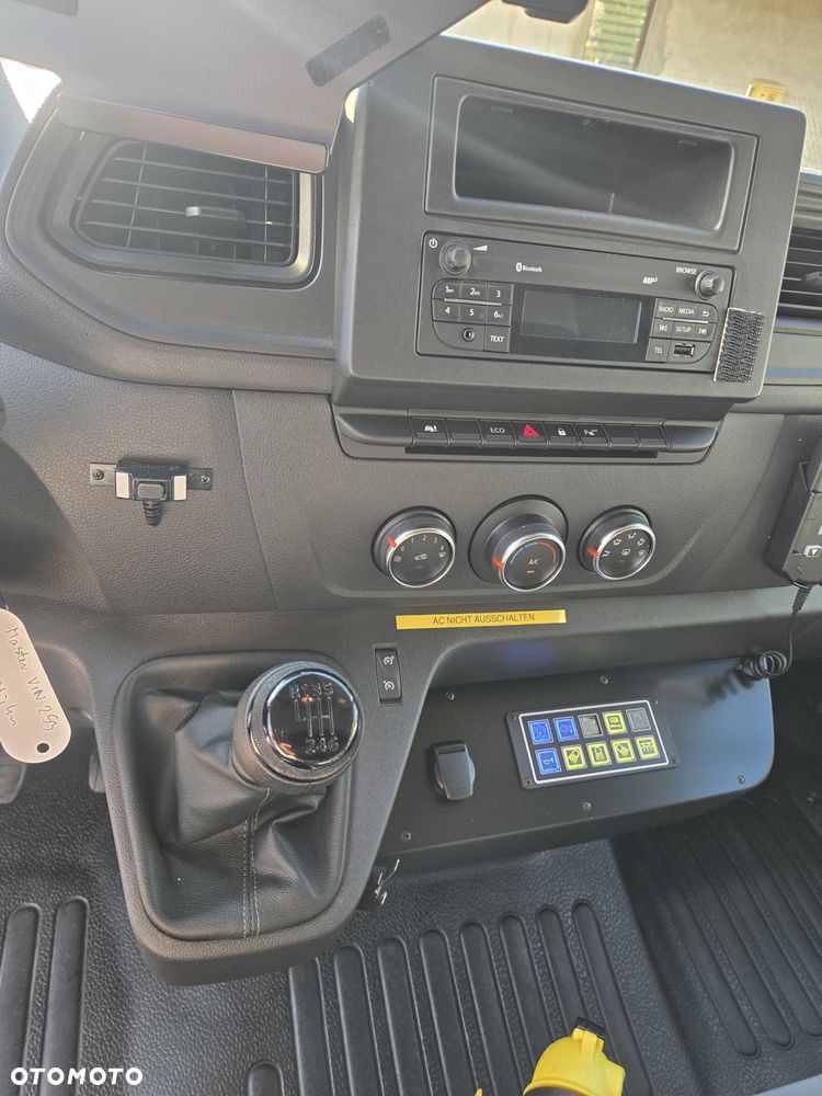 Renault Master Ambulans karetka - 26