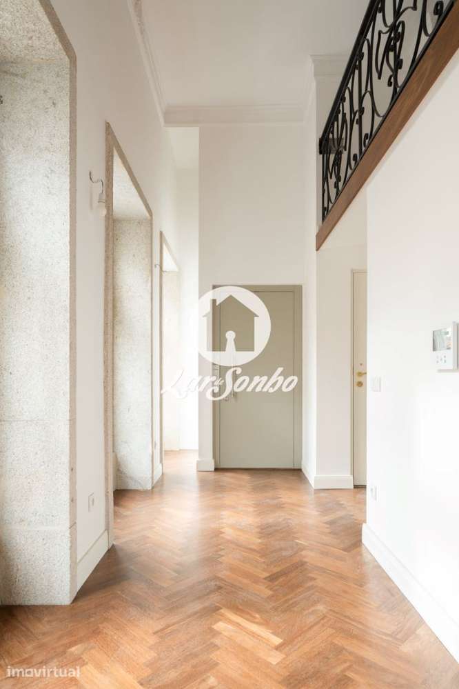 Apartamento T1 em zona nobre do Porto - totalmente renovado - Grande imagem: 2/5