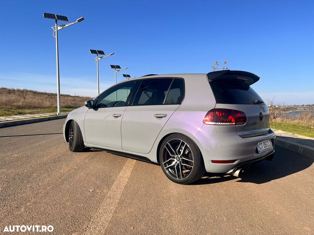 Volkswagen Golf 2.0 GTI - 9