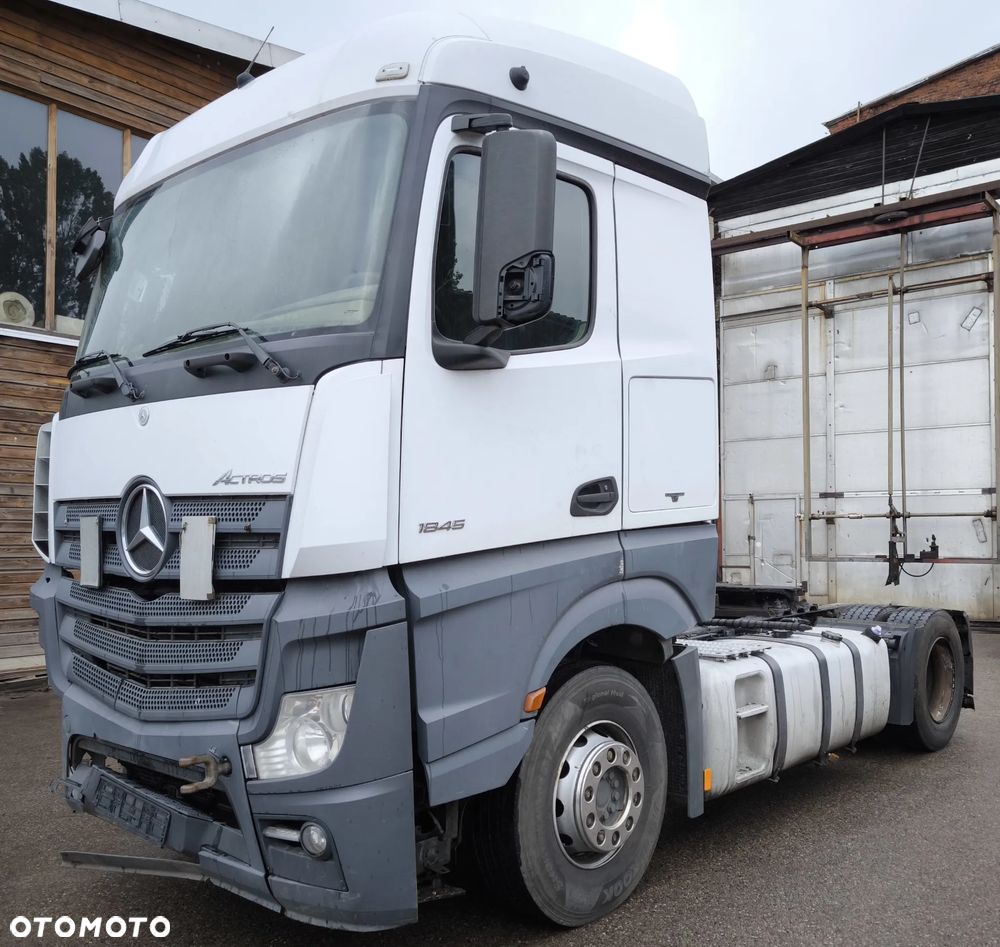 Mercedes-Benz Actros - 1