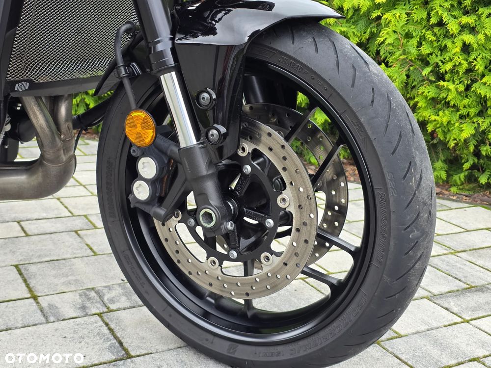 Yamaha XSR - 12