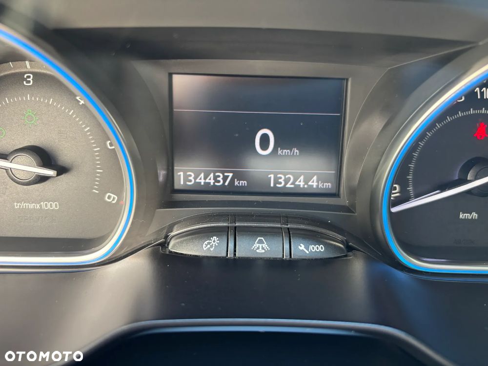 Peugeot 2008 1.6 e-HDi Allure S&S - 11