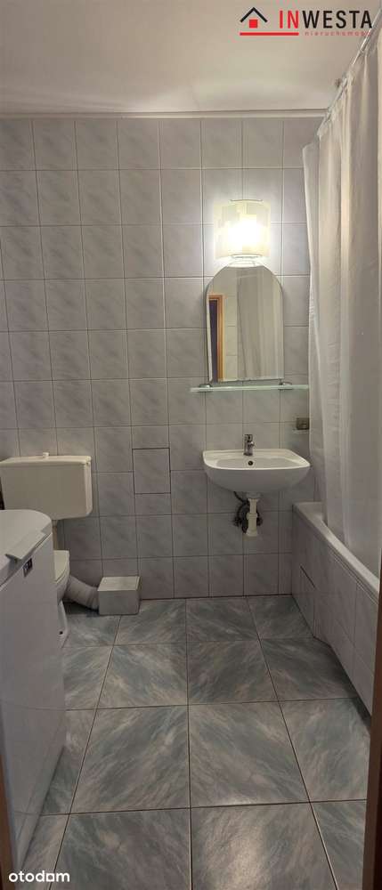 Atrakcyjne Ciche Z Balkonem; K Metra