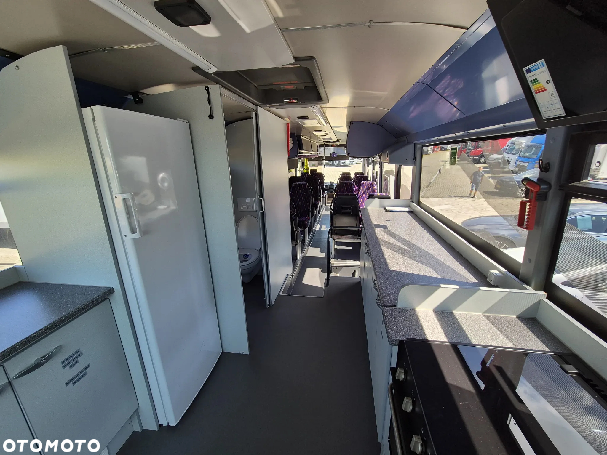 Irisbus KAMPER / AUTOBUS / NOWA ZABUDOWA / SOLAR NA DACHU / ŁAZIENKA / KUCHENKA / STAN IDEALNY / 2 PRZETWORNICE - 28