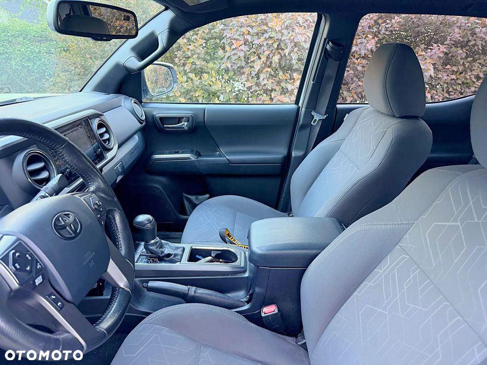 Toyota Tacoma - 19