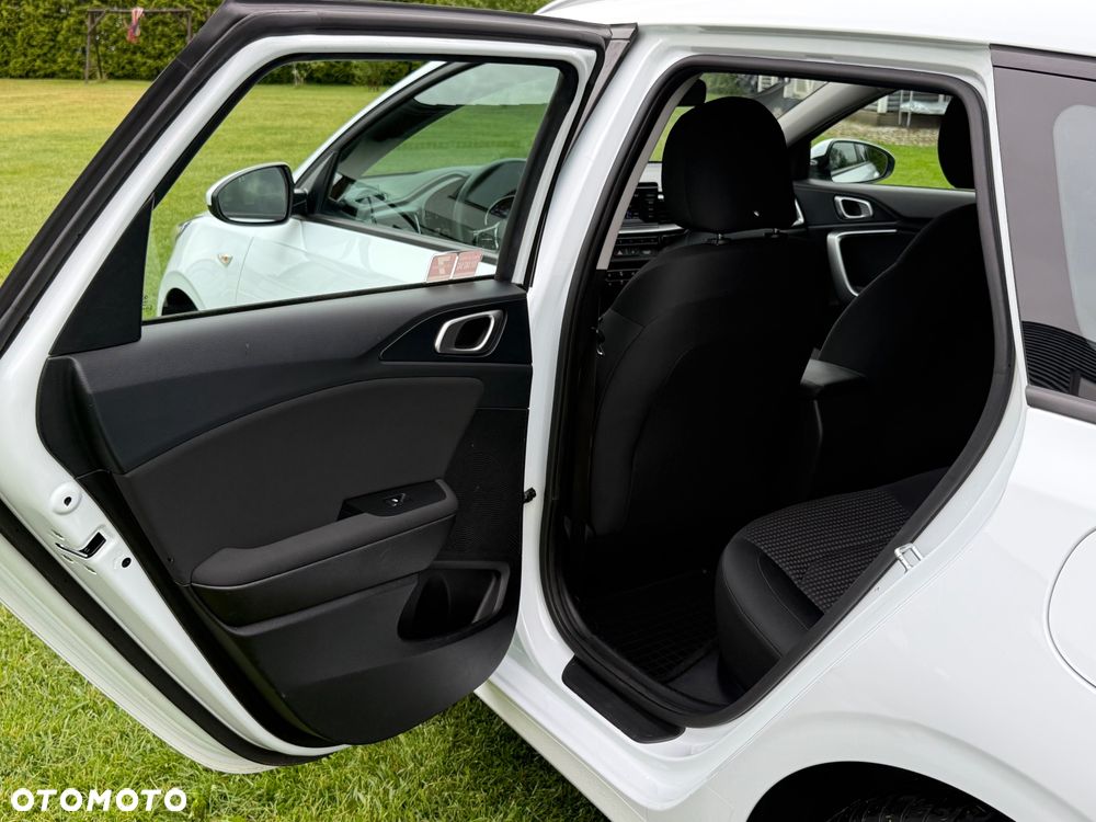 Kia Ceed - 21