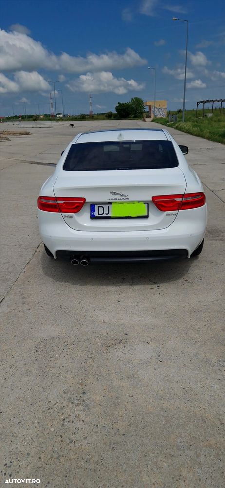 Jaguar XE 20d Aut. Prestige - 3