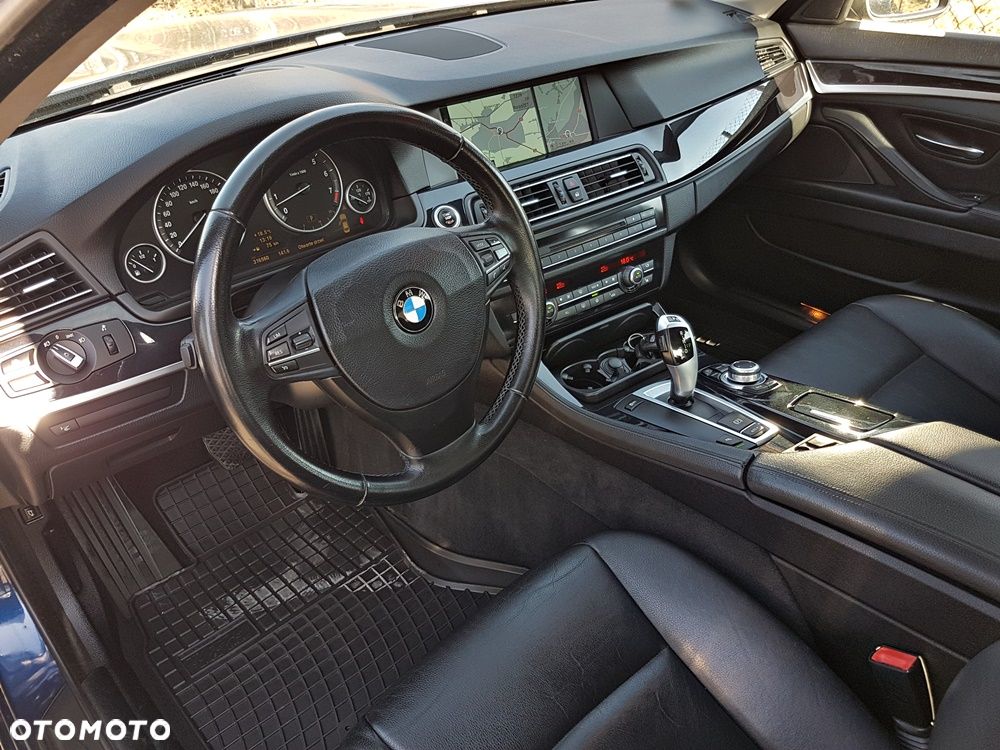 BMW Seria 5 528i - 10