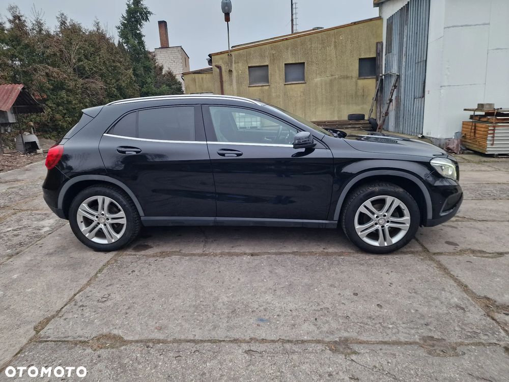 Mercedes-Benz GLA 200 UrbanStyle Edition - 21