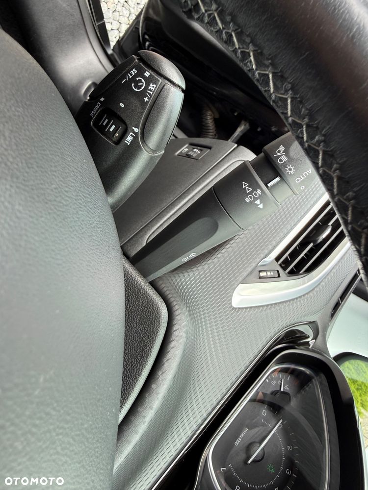 Peugeot 2008 PureTech 82 Style - 27