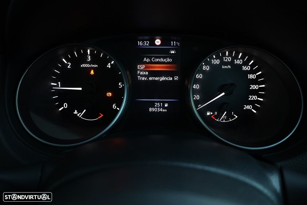 Nissan Qashqai 1.5 dCi N-Connecta J18 - 38