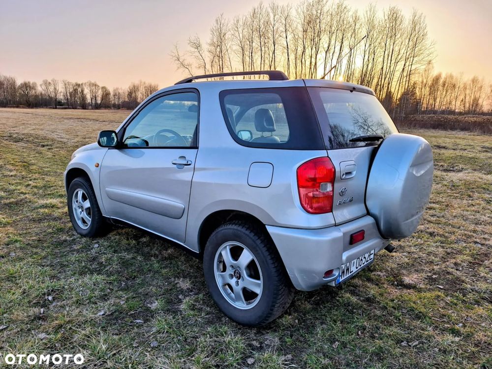 Toyota RAV4 1.8 VVT-i 4x2 - 3