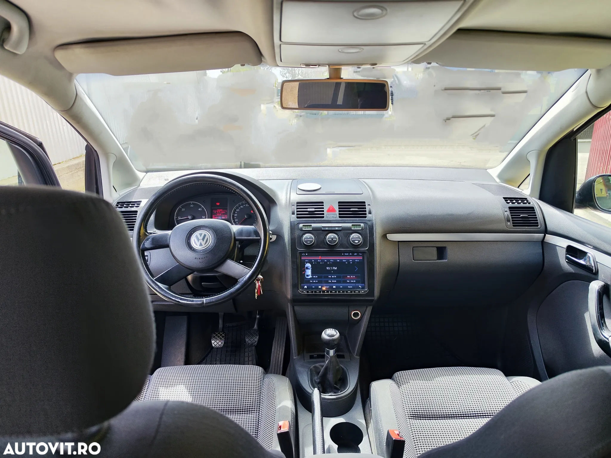 Volkswagen Touran 2.0 TDI Highline - 11