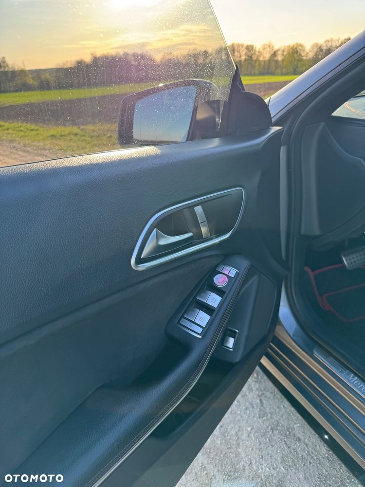 Mercedes-Benz CLA 220 d 7G-DCT AMG Line - 18