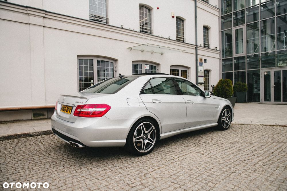 Mercedes-Benz Klasa E 63 AMG AMG Speedshift 7G-MCT - 2