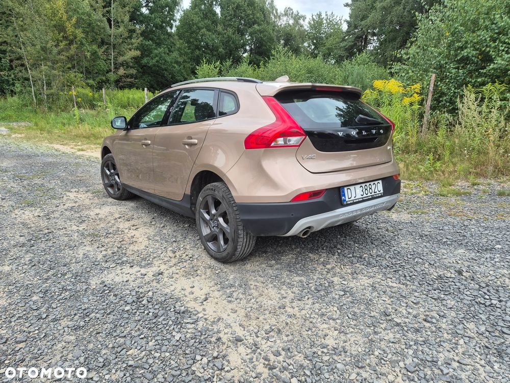 Volvo V40 Cross Country - 8