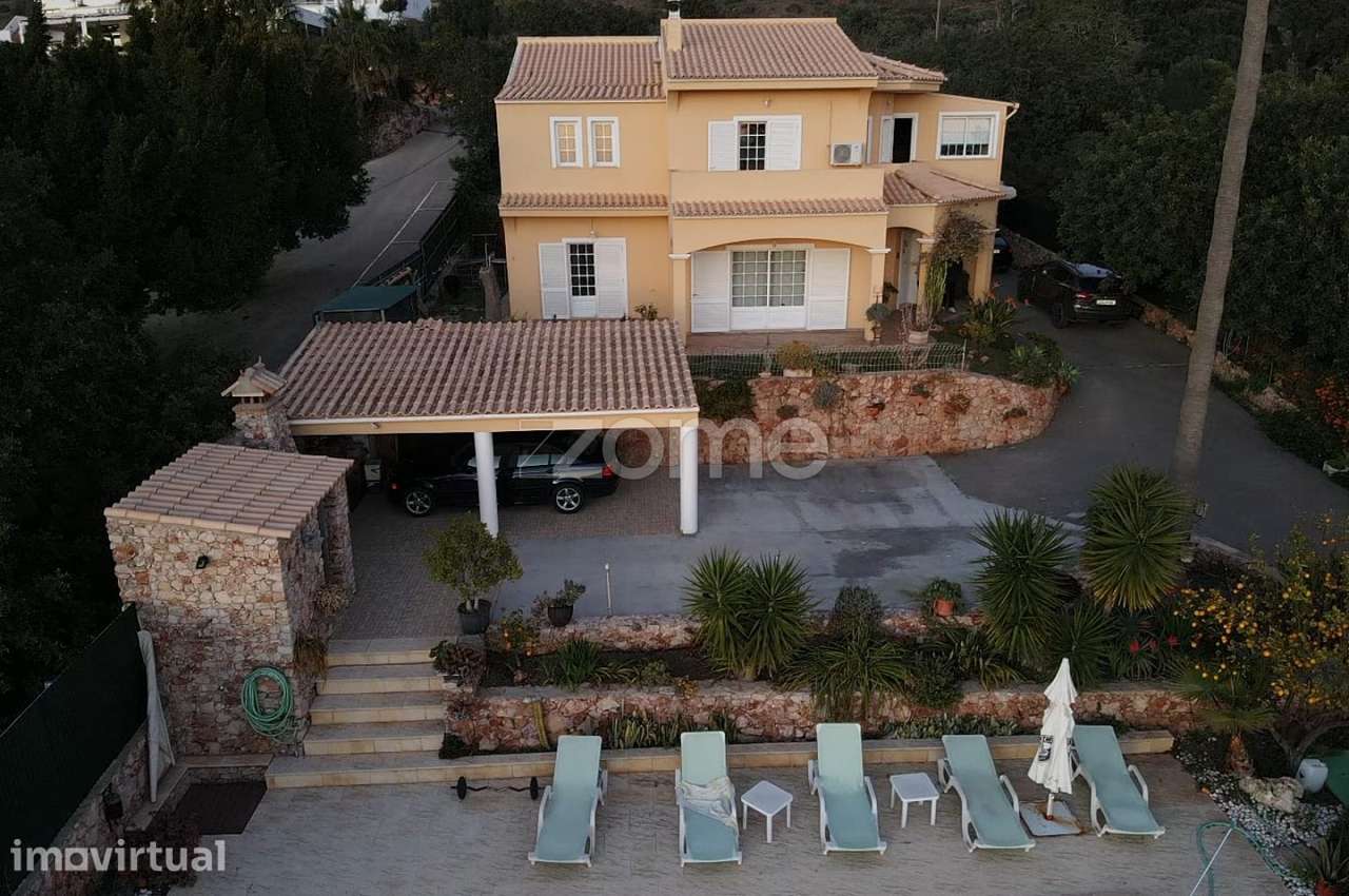 Moradia V4 em Alte com piscina e uma deslumbrante vista mar - Grande imagem: 5/60