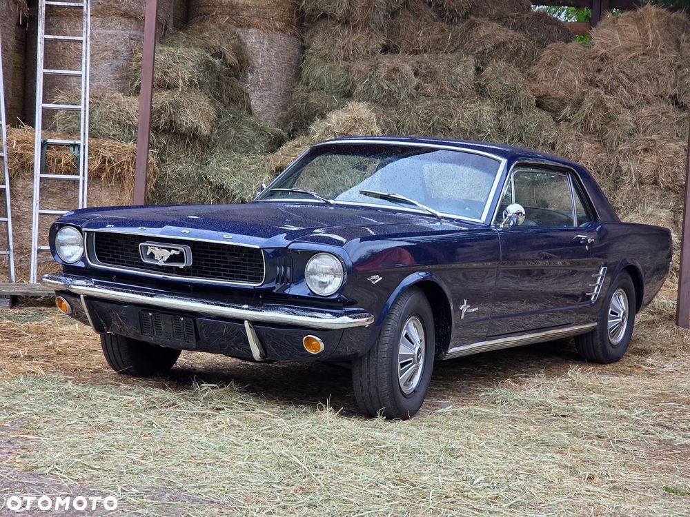 Ford Mustang - 8