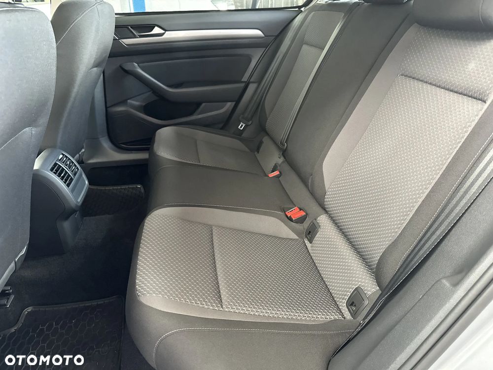Volkswagen Passat 1.5 TSI EVO Business DSG - 17