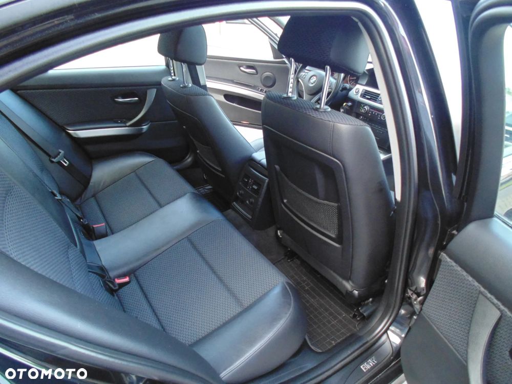 BMW Seria 3 318i Edition Sport - 12