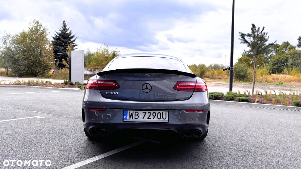 Mercedes-Benz Klasa E 300 Coupe 9G-TRONIC - 10