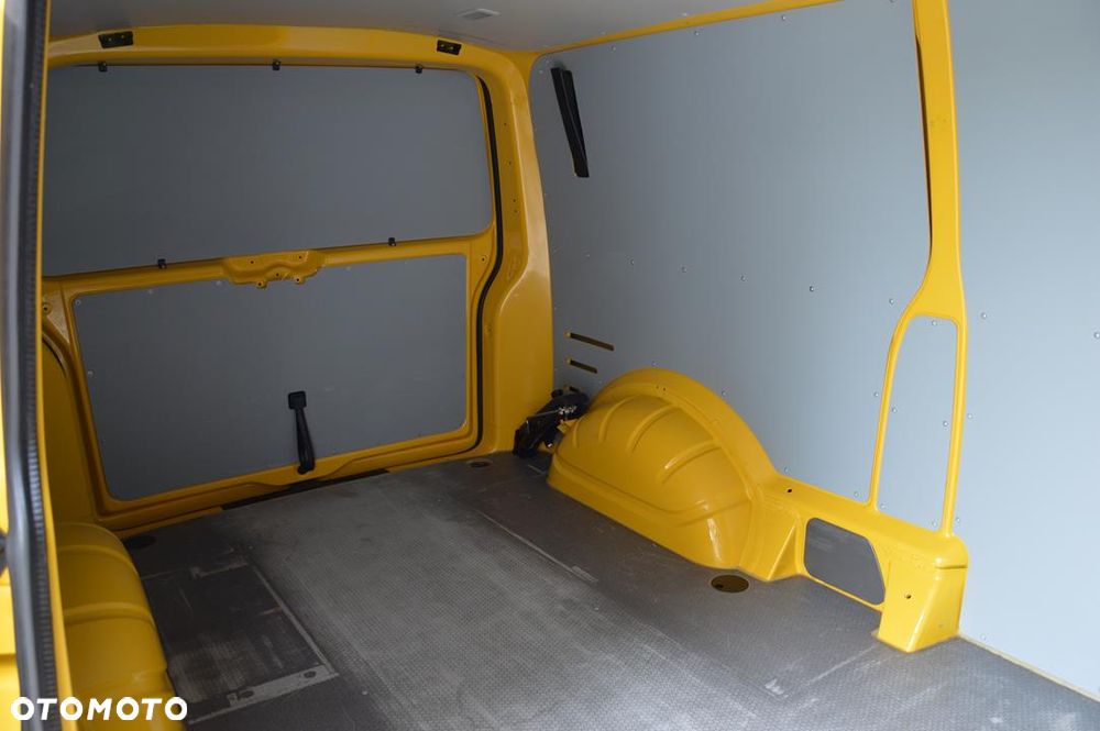 Volkswagen Transporter - 30
