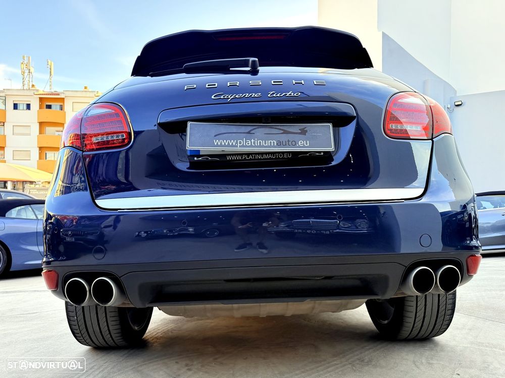 Porsche Cayenne Turbo - 61