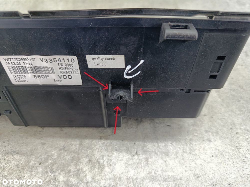 LICZNIK VW GOLF V 1K0920860P V3354110 1.4 FSI - 11
