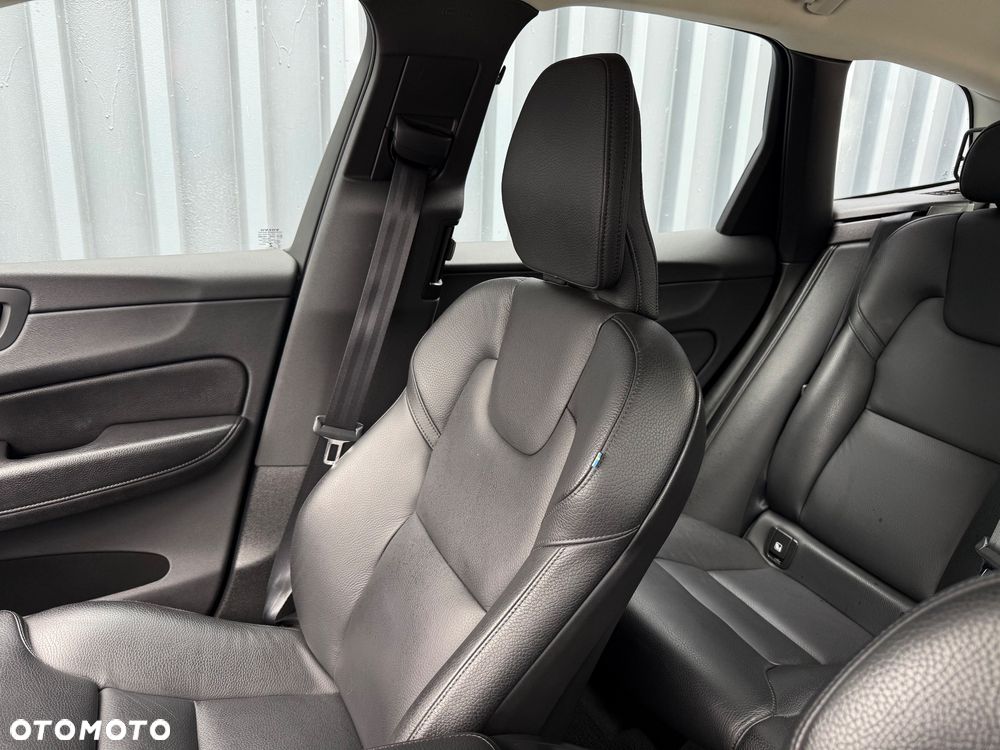 Volvo XC 60 B5 B AWD Geartronic Inscription - 36