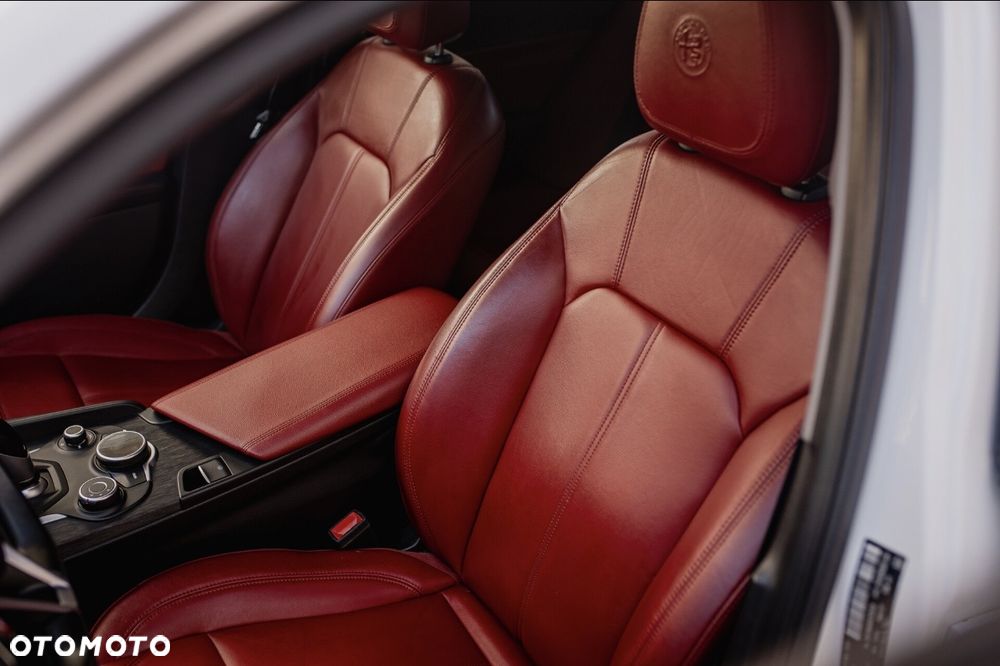 Alfa Romeo Giulia - 18