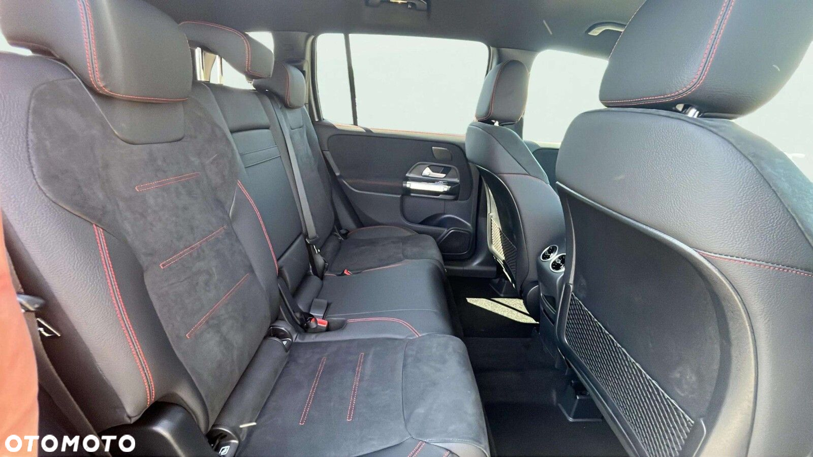 Mercedes-Benz GLB - 17