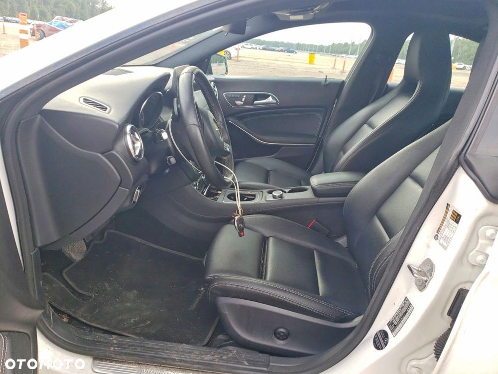 Mercedes-Benz CLA 250 4Matic 7G-DCT AMG Line - 7
