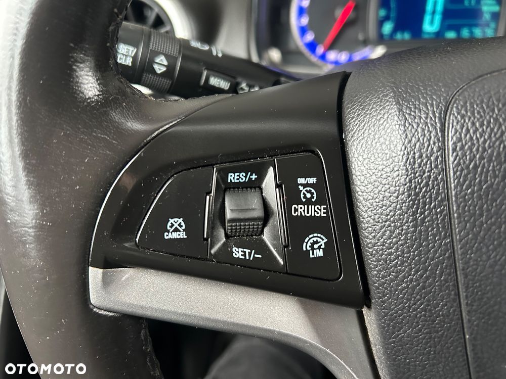 Chevrolet Trax 1.4 T LS - 37