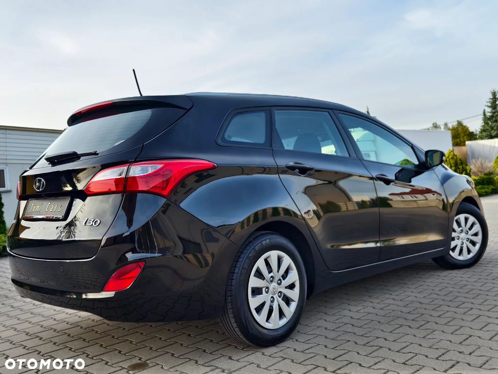 Hyundai i30 Kombi 1.4 Passion Plus - 36