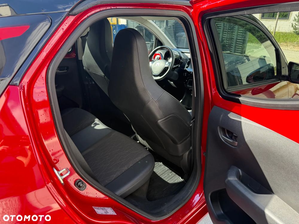 Toyota Aygo x.shift x-play connect - 11