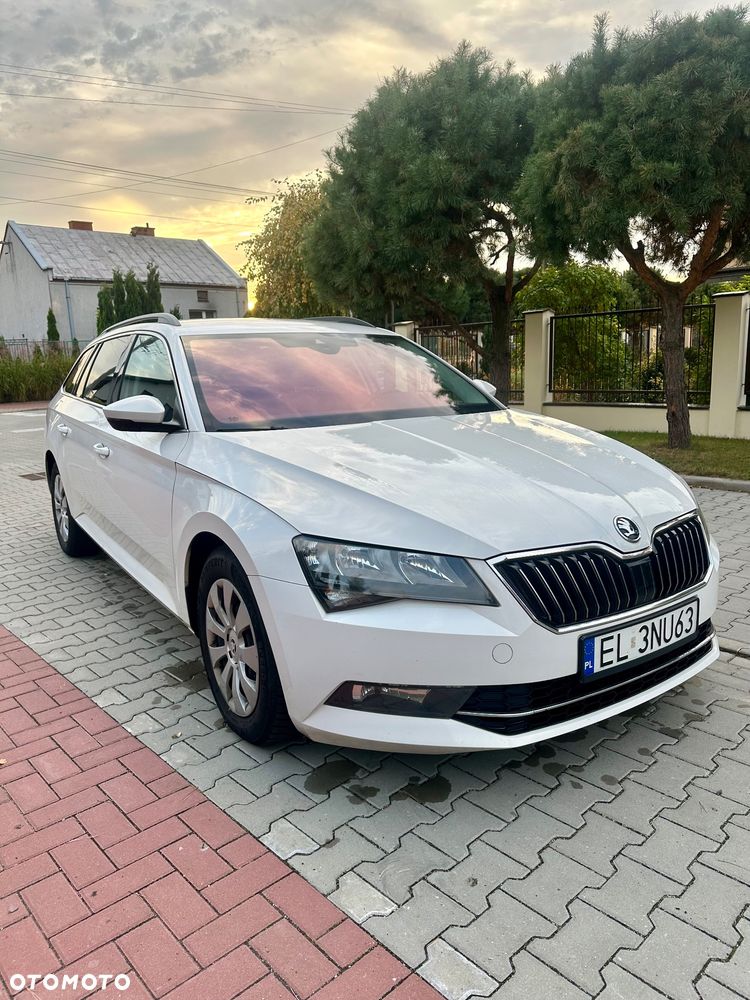 Skoda Superb 2019 photo 4