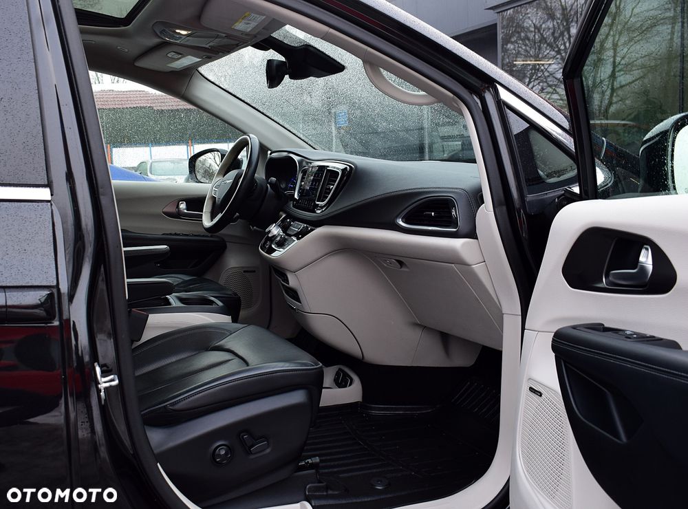 Chrysler Pacifica - 7