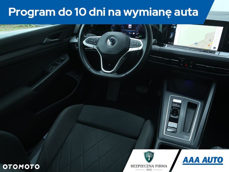 Volkswagen Golf - 8