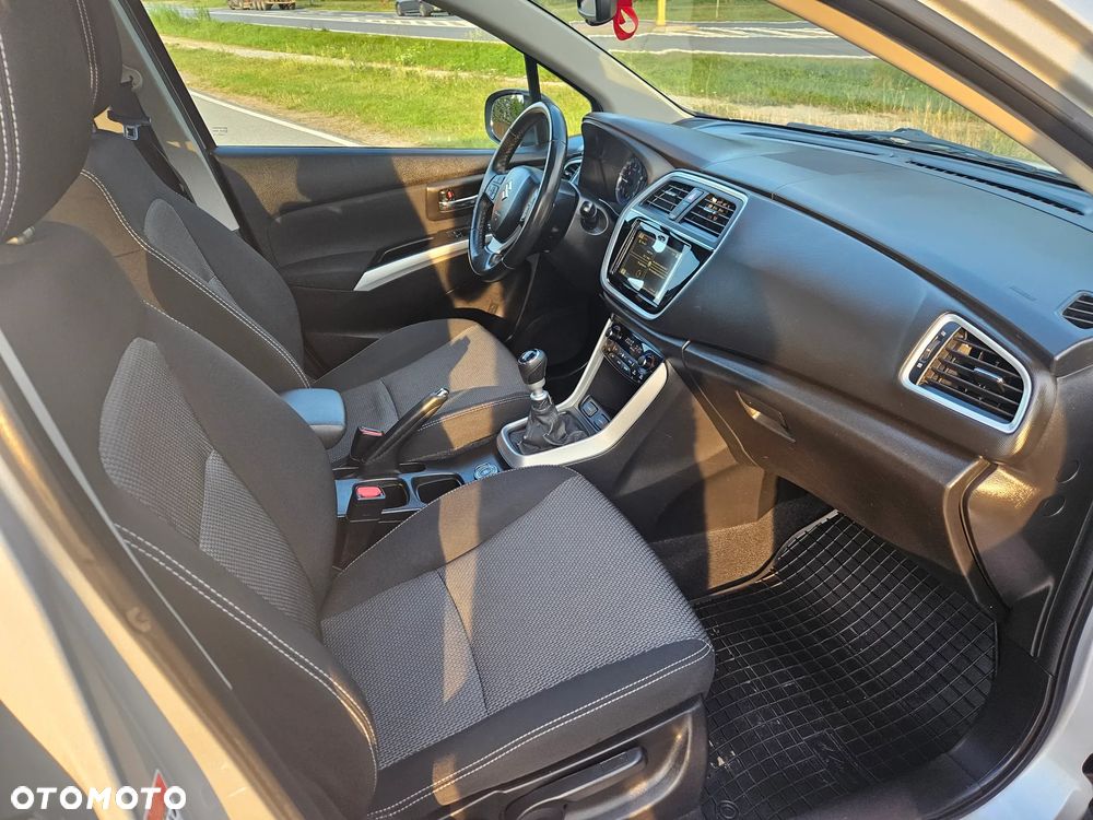 Suzuki SX4 S-Cross 1.6 DDiS Premium Plus 4WD - 32