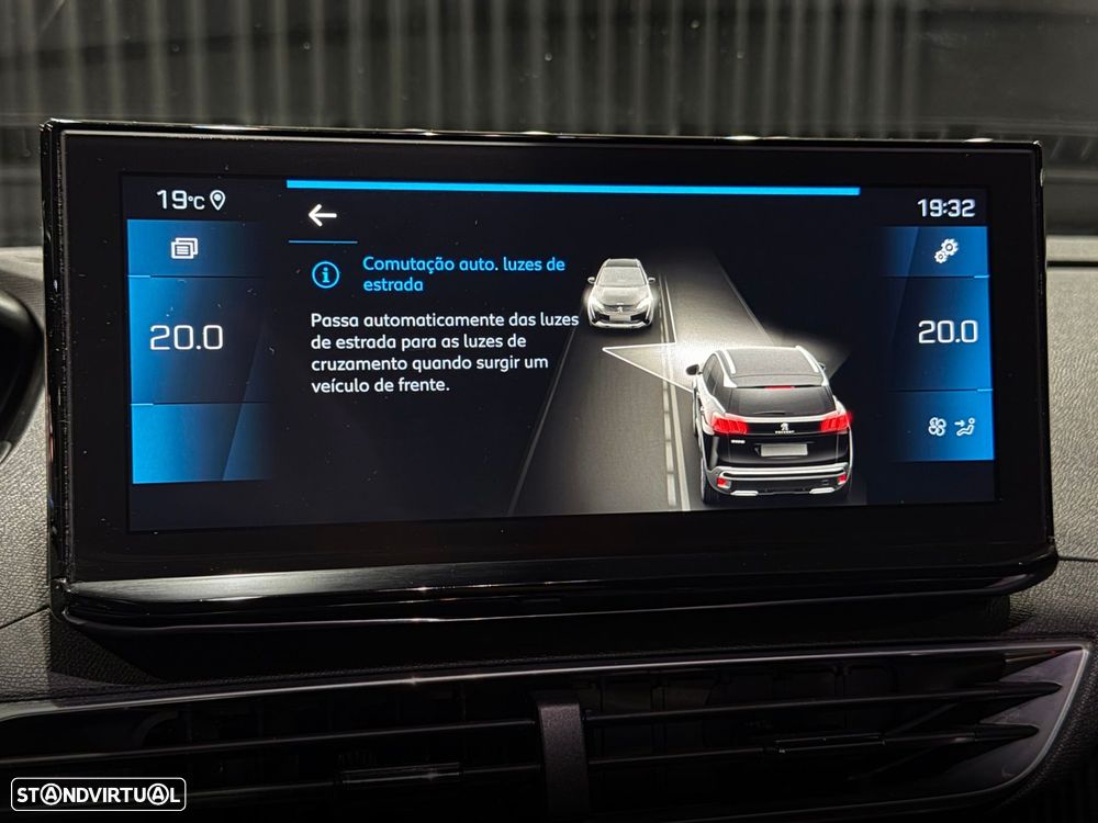 Peugeot 3008 1.2 PureTech Allure EAT8 - 24