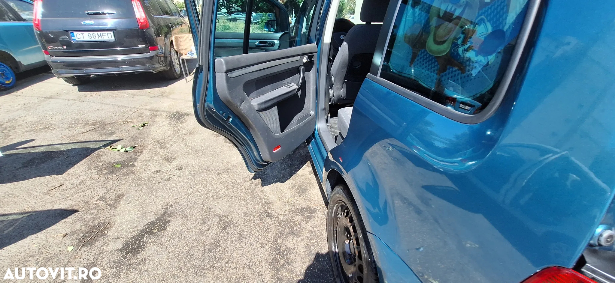 Volkswagen Touran - 13