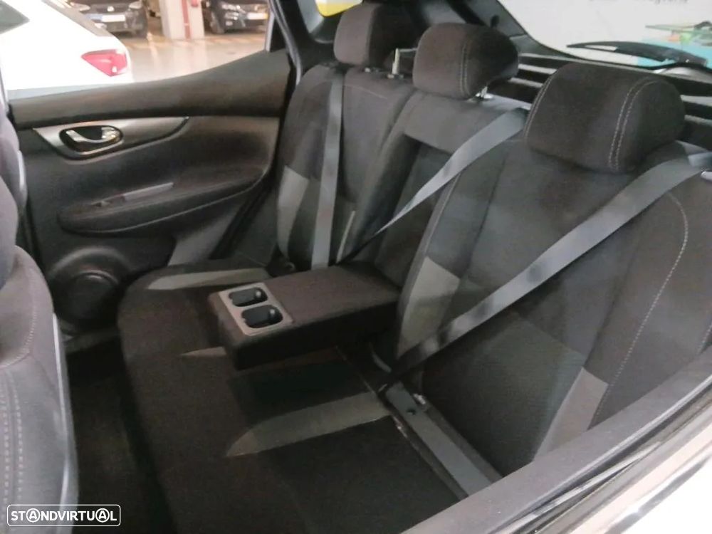 Nissan Qashqai 1.5 dCi N-Connecta - 10