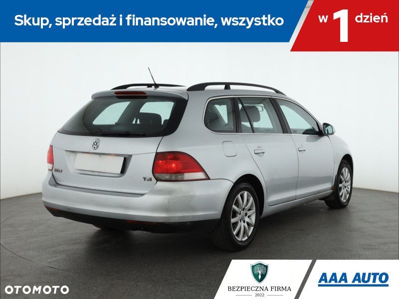 Volkswagen Golf - 6