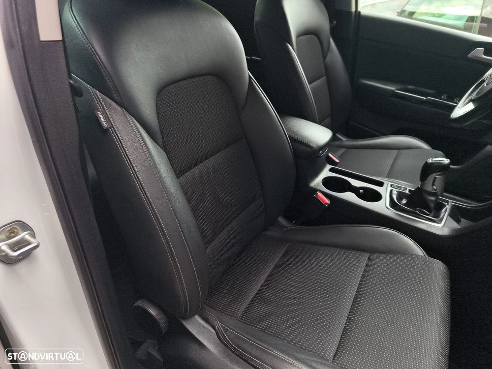 Kia Sportage 1.6 CRDI ISG Urban - 18