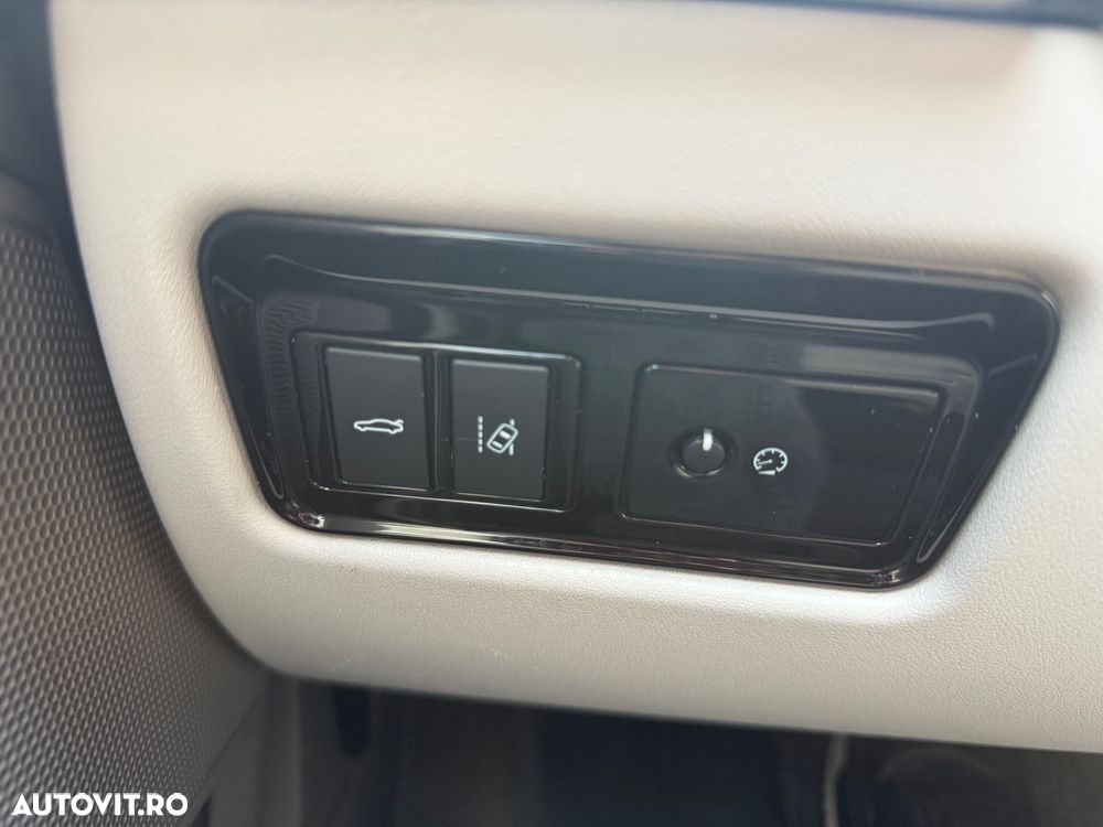 Jaguar XE D180 Aut. R-Dynamic SE - 28